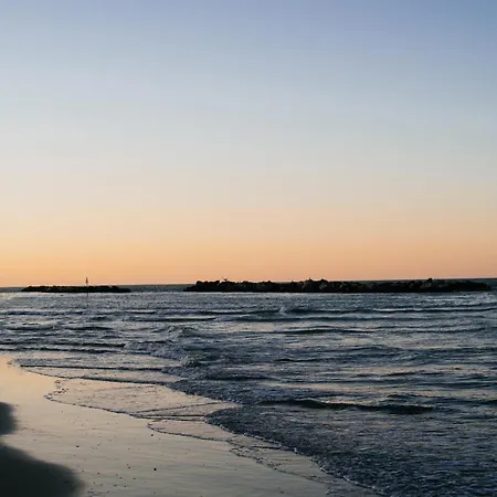 A Due Passi Dal Mare *