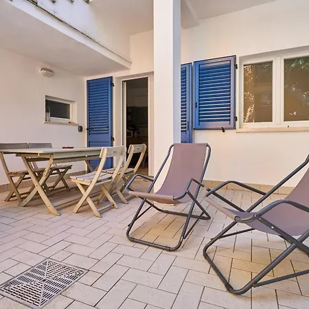 A Due Passi Dal Mare