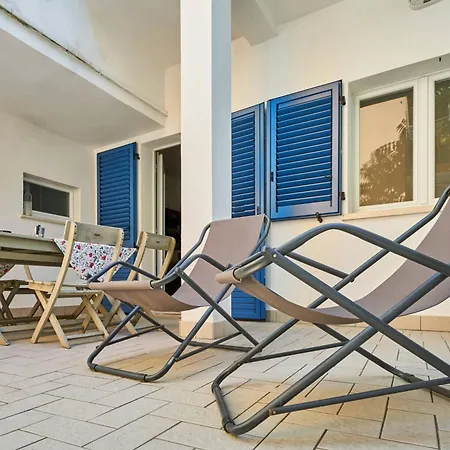 A Due Passi Dal Mare