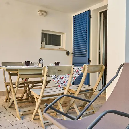 A Due Passi Dal Mare