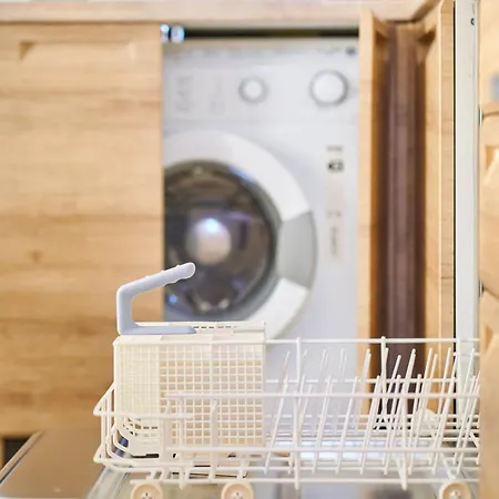 A Due Passi Dal Mare * 贝拉里亚-伊贾马里纳